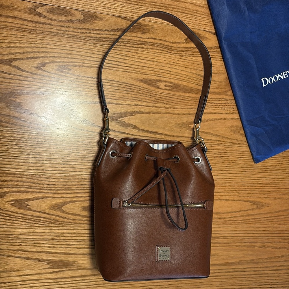Dooney & Bourke saffiano leather bucket bag - Picture 5 of 5